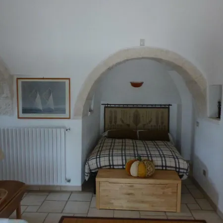 Trullimonaci Guest house *