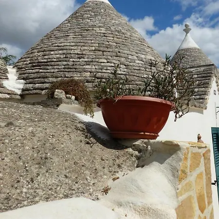 Trullimonaci Guest house *